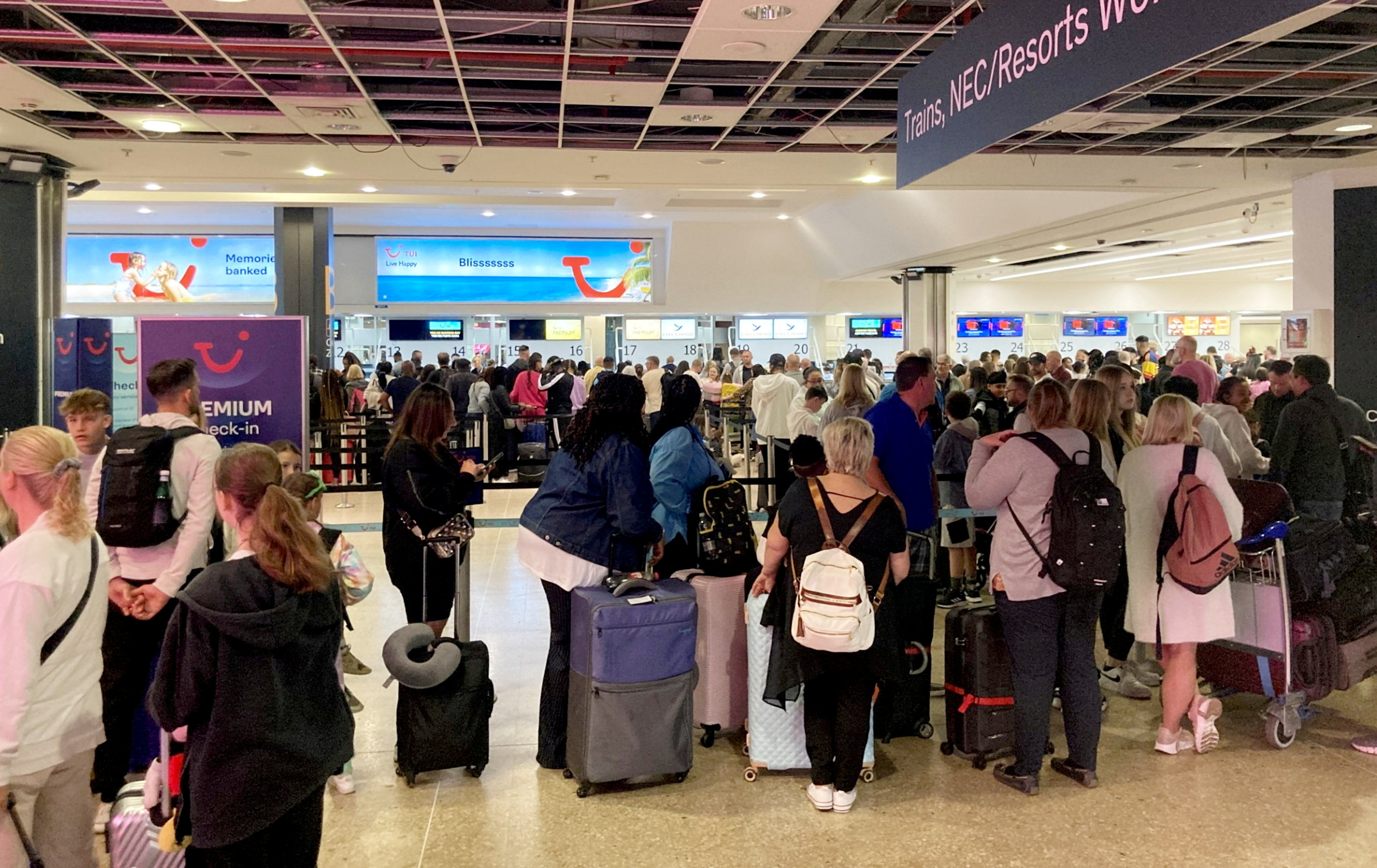 The UK's 11 Worst Airports For Flight Delays Revealed - See Where ...